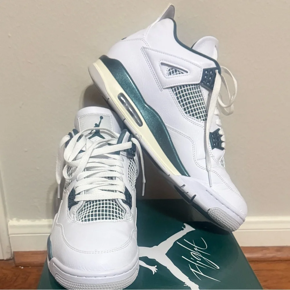 Air Jordan 4 Retro White/Oxidized Green Like New With Box Size 11 FQ8138-103